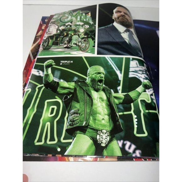 2018 WWE wrestling OFFICIAL PROGRAM Wrestlemania 34 New Orleans smackdown - Picture 8 of 11